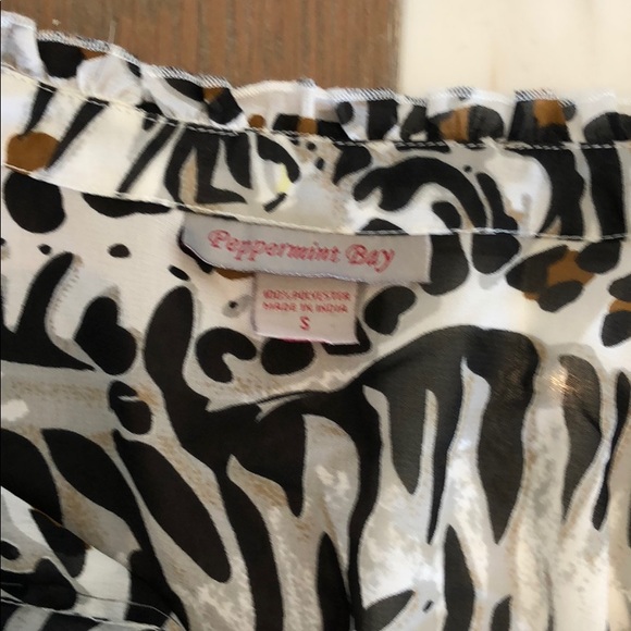 🔥🔥 Stunning print coverup 🔥🔥 - Picture 3 of 5